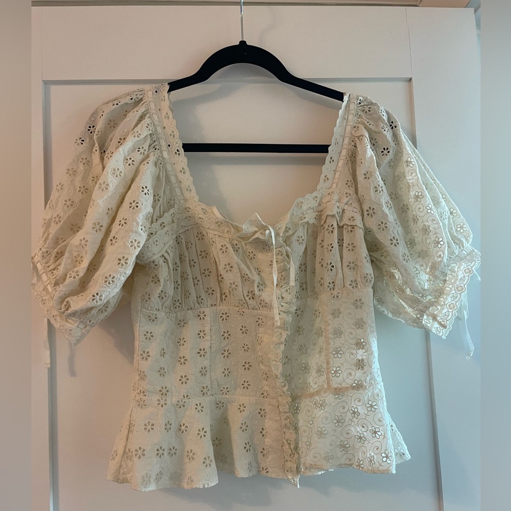 DOEN Dacia eyelet top in color nut milk